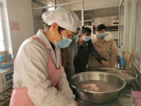 家长走进食堂&nbsp;共建阳光厨房