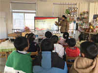 【建设“志愿之城”我们在行动】三月春风暖童心，雷锋精神伴我行